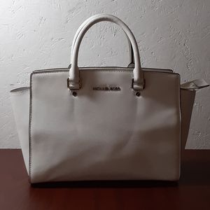 MICHAEL KORS Satchel